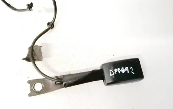 Mitsubishi Grandis Front seatbelt buckle