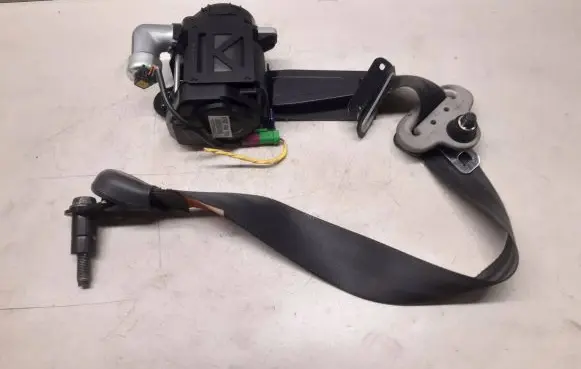 Chevrolet Captiva Front seatbelt 0435137 037355