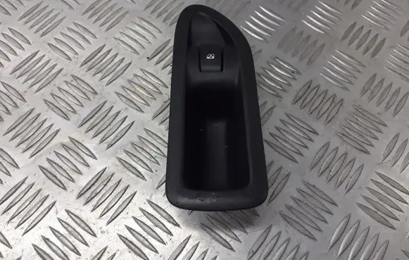 Renault Laguna II Quarter vent window switch 82000317493