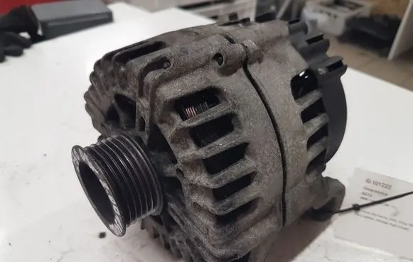 BMW 1 E81 E87 Generator/alternator 7802261 A105