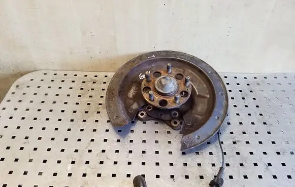 Honda Civic Rear wheel hub spindle/knuckle 