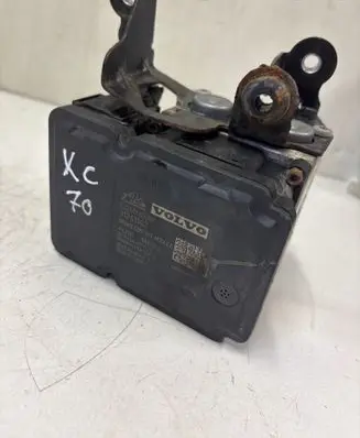 Volvo XC70 ABS Pump 31261142 000404974D0 10061336081