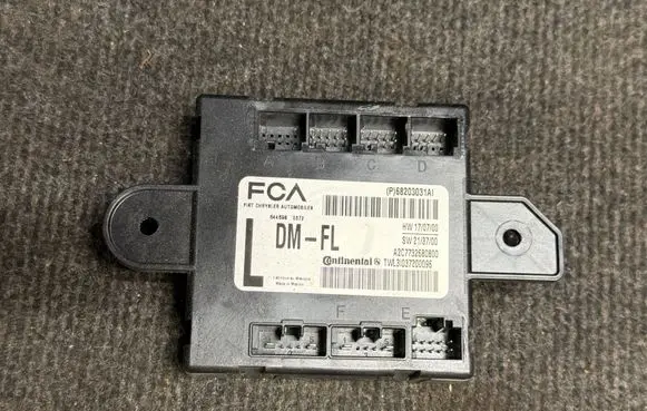 Jeep Grand Cherokee WL Door control unit/module 68203031AI A2C7732680800
