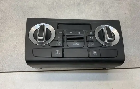 Audi Q3 8U Climate control unit 8U0820043B