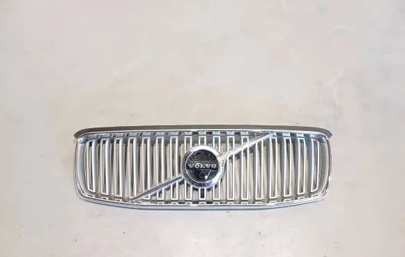 Volvo XC90 Front bumper upper radiator grill 31425932 31383933