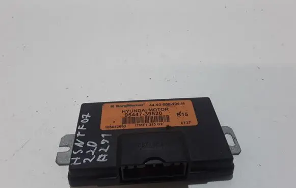 Hyundai Santa Fe Transfer box differential control unit 9544739520 105042683