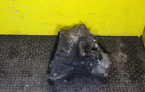 Ford C-MAX II Manual 6 speed gearbox BV6R7002KA