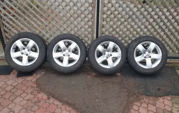 R16 alloy rim
