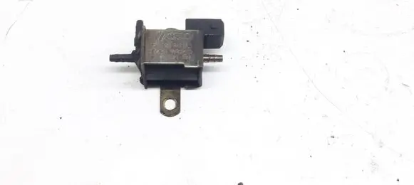 Volkswagen PASSAT B5.5 Vacuum valve 028906283F 96T094 72189500