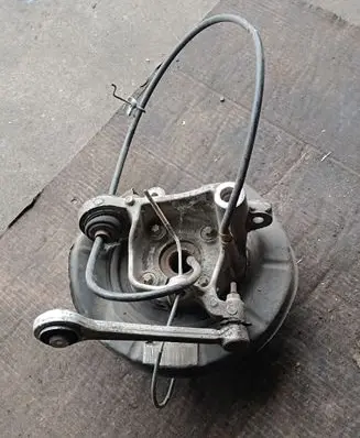 BMW 5 E39 Rear wheel hub spindle/knuckle 