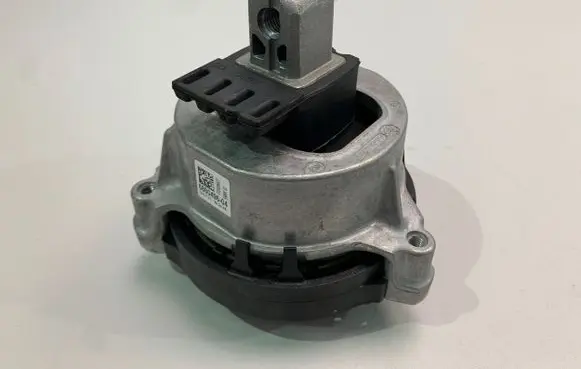 BMW X4 G02 Engine mount vacuum valve 6860496