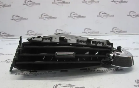 Ford Focus Dashboard side air vent grill/cover trim A014L21