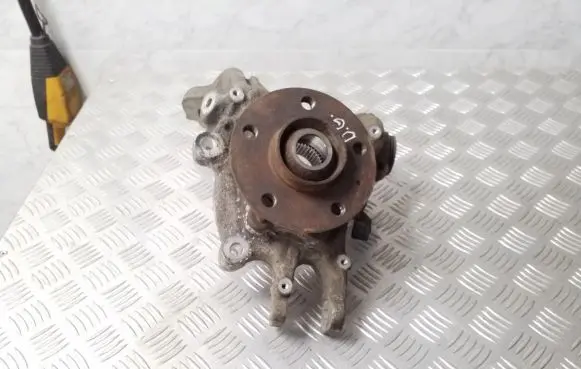 Audi A6 S6 C7 4G Rear wheel hub 8R0505432F