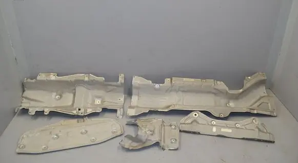 BMW 1 F40 Heat shield in engine bay 7436590 51487436590 8496117