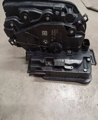 BMW X3 G01 Front door lock 9492091