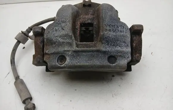 Volvo XC90 Front brake caliper 31665741
