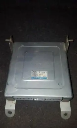 Mazda 323 F Engine control unit/module z50918881b E2T81671M1