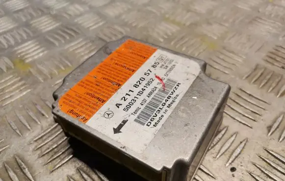 Mercedes-Benz E W211 Airbag control unit/module 2118205785
