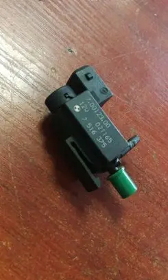 BMW 7 E65 E66 Vacuum valve 7516375