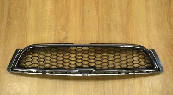 Chevrolet Captiva Front bumper upper radiator grill