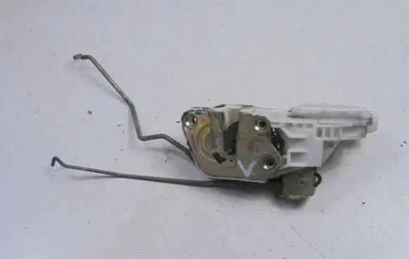 Mitsubishi Galant Front door lock