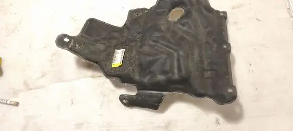 Dacia Sandero III Heat shield in engine bay 679003804R