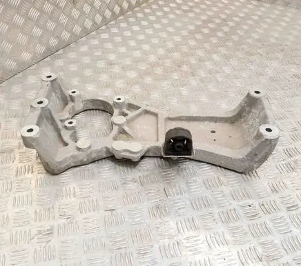 Maserati Levante Gearbox mounting bracket 670034898
