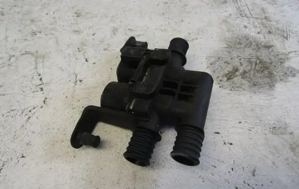 BMW 5 E60 E61 Water pump 693170804
