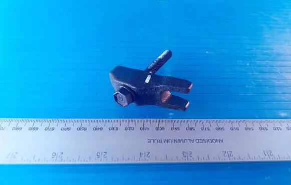Hyundai i30 Fuel Injector clamp holder