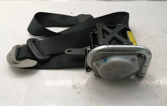Toyota Avensis T250 Front seatbelt 7321005051C0 7321005051