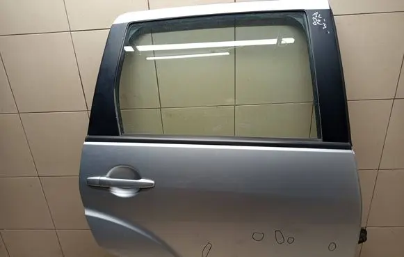Mitsubishi Outlander Rear door 
