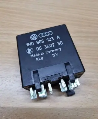 Volkswagen PASSAT B4 Other relay 1H0906123A 05340230