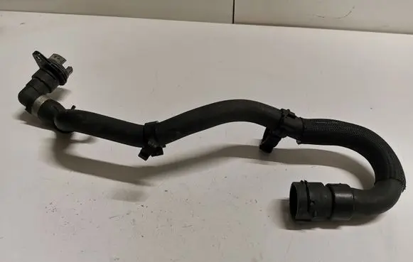Land Rover Range Rover Evoque L538 Engine coolant pipe/hose 6G916B160