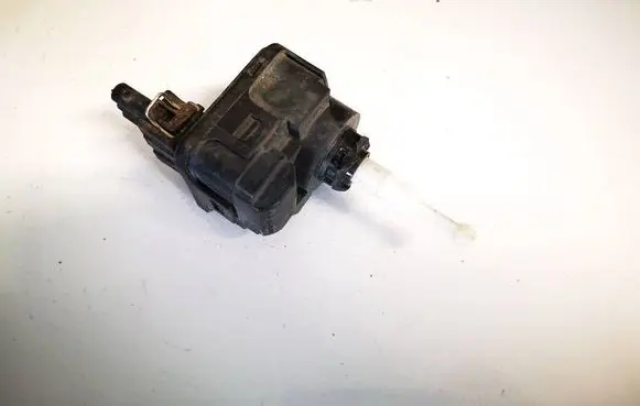 Volkswagen PASSAT B4 Headlight level adjustment motor 3a0941295