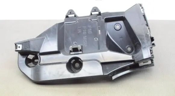 BMW X6 F16 Rear bumper mounting bracket 7338285