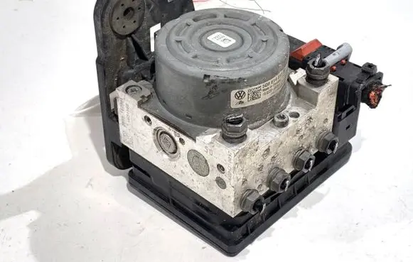 Volkswagen PASSAT B8 ABS Pump 5Q0614517BK