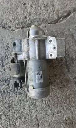 BMW 5 F10 F11 Starter motor 8570846