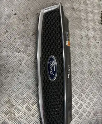 Ford C-MAX I Front grill 3M51R8138