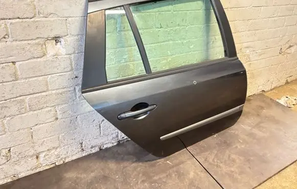 Renault Laguna II Rear door