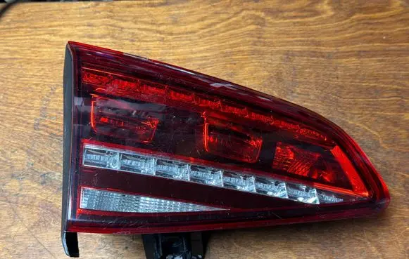 Volkswagen Golf VII Tailgate rear/tail lights 5G0945307F 81240101