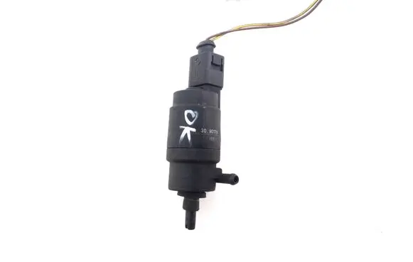 Mercedes-Benz S W220 Windscreen/windshield washer pump A2108690821