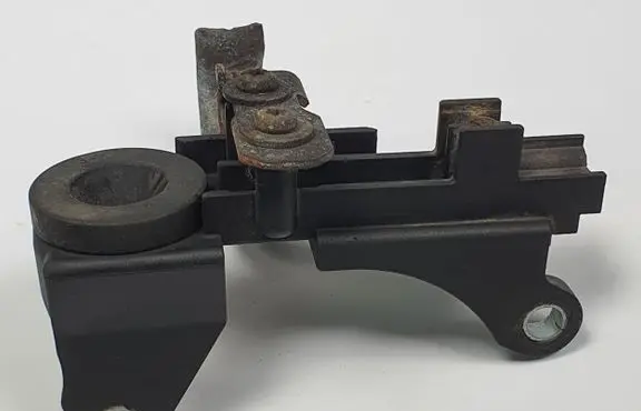 Volvo C70 Air filter cleaner box bracket assembly 8692206