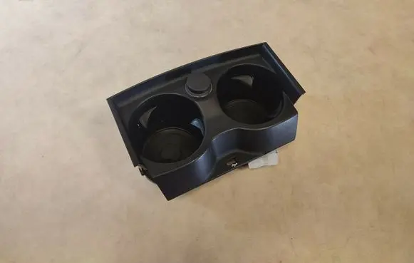 Cup holder front