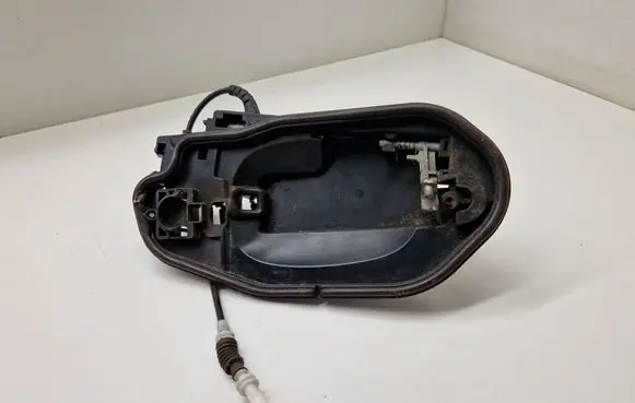BMW 5 E60 E61 Rear door exterior handle/bracket 7199556