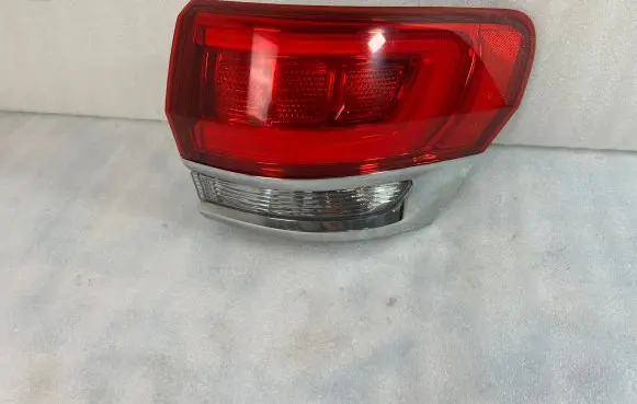 Jeep Grand Cherokee Rear/tail lights P68110000AG