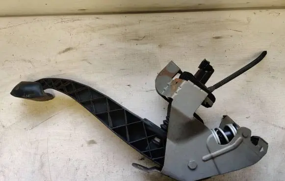 Volkswagen Transporter - Caravelle T5 Clutch pedal 7E1721059E 1273527