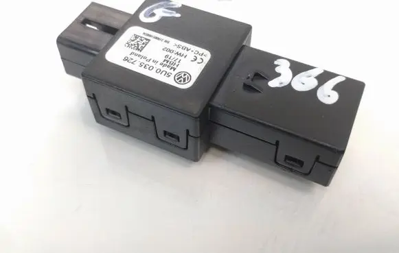 Volkswagen Tiguan USB socket connector 5U0035726