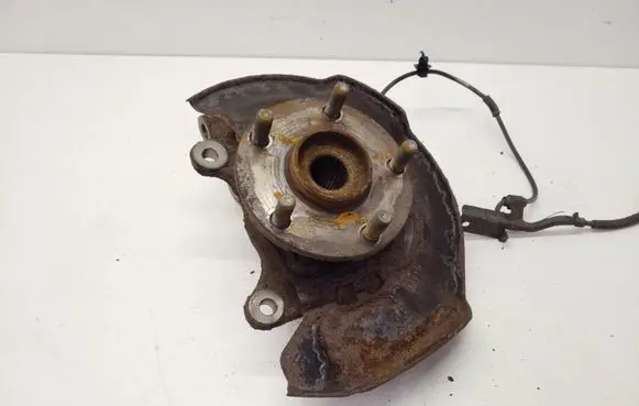 Toyota Avensis T270 Front wheel hub F35L6