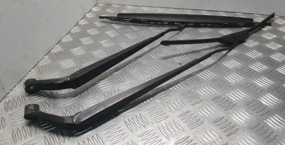 Toyota Corolla E120 E130 Front wiper blade arm