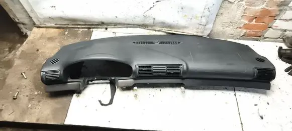 Audi A4 S4 B5 8D Dashboard 